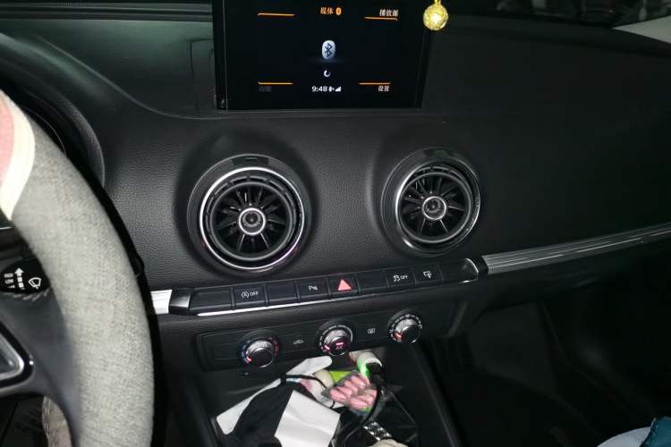 Used Audi A3 2016 Sportback 35 TFSI Ambition Audio And AC Panel