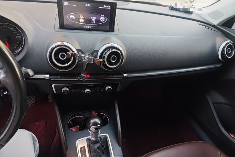 Used Audi A3 2016 Limousine 35 TFSI Style Edition Audio And AC Panel