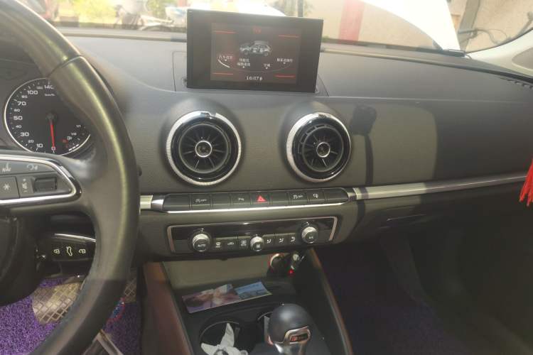 Used Audi A3 2016 Sportback 35 TFSI Style Edition Audio And AC Panel