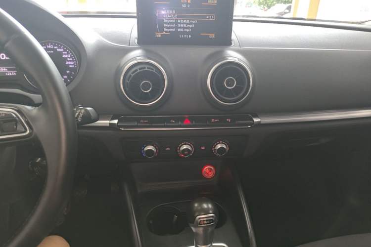 Used Audi A3 2016 Sportback 35 TFSI Ambition Audio And AC Panel