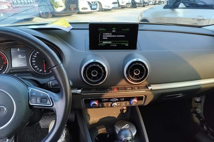 Used Audi A3 2016 Limousine 35 TFSI Style Edition Audio And AC Panel