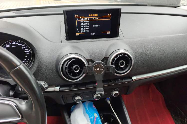 Used Audi A3 2016 Limousine 35 TFSI Ambition Edition Audio And AC Panel