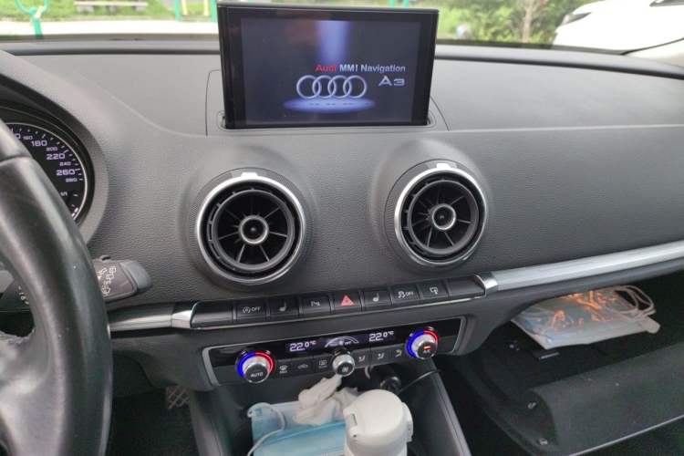 Used Audi A3 2016 Sportback 35 TFSI Ambition Audio And AC Panel