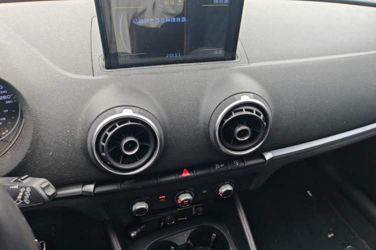 Used Audi A3 2016 Sportback 35 TFSI Ambition Edition Audio And AC Panel
