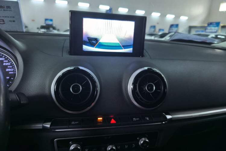 Used Audi A3 2016 Limousine 35 TFSI Style Edition Audio And AC Panel