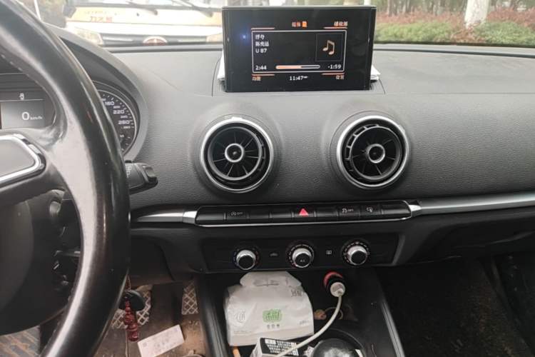 Used Audi A3 2016 Sportback 35 TFSI Ambition Edition Audio And AC Panel
