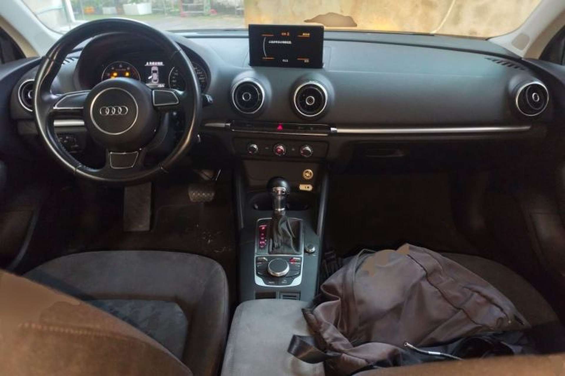 Used Audi A3 2016 Limousine 35 TFSI Ambition Edition Center Console