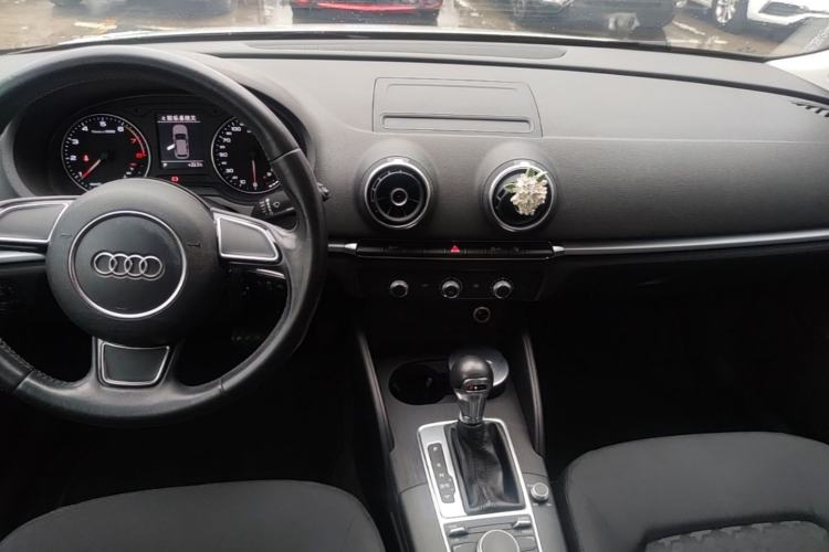Used Audi A3 2016 Sportback 35 TFSI Ambition Edition Center Console