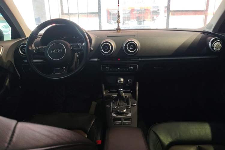 Used Audi A3 2016 Sportback 40 TFSI Style Edition Center Console