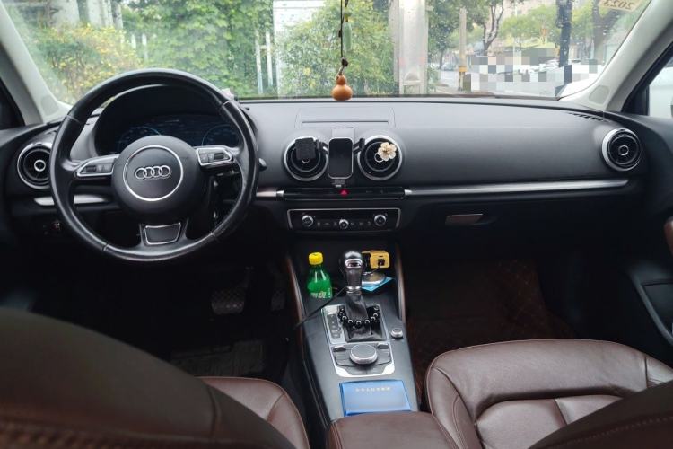 Used Audi A3 2016 Sportback 35 TFSI Style Edition Center Console