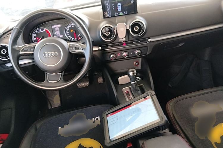 Used Audi A3 2016 Sportback 35 TFSI Ambition Center Console