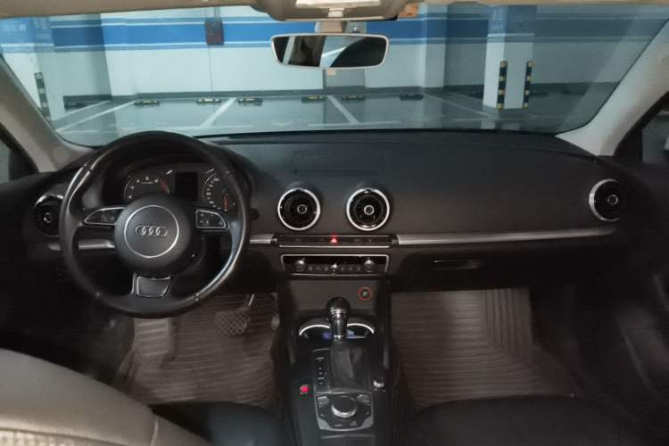 Used Audi A3 2016 Sportback 40 TFSI Style Edition Center Console