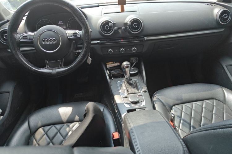 Used Audi A3 2016 Sportback 35 TFSI Ambition Center Console