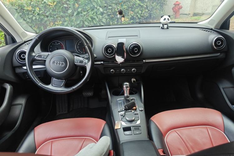 Used Audi A3 2016 Sportback 35 TFSI Ambition Center Console