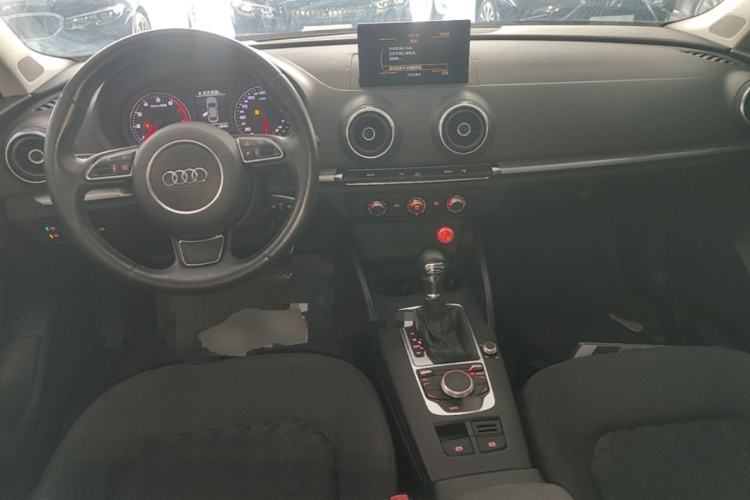 Used Audi A3 2016 Limousine 35 TFSI Prestige Edition Center Console