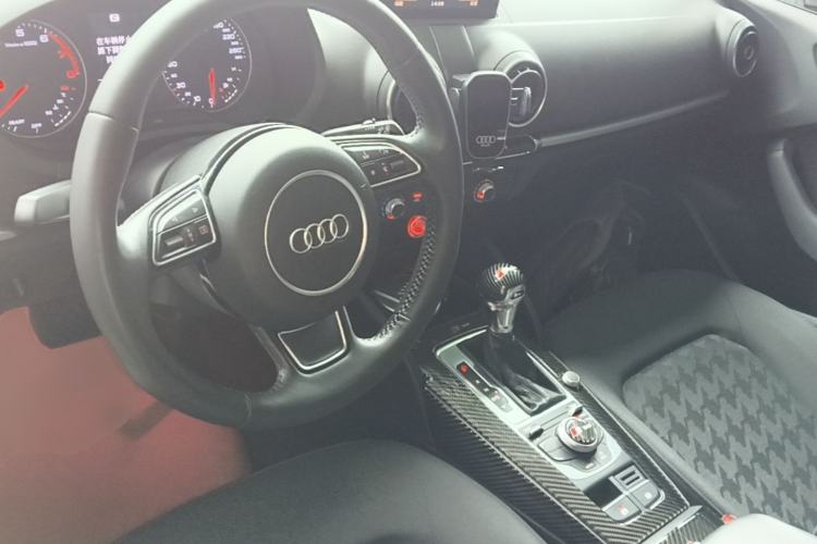 Used Audi A3 2016 Sportback 35 TFSI Ambition Edition Center Console