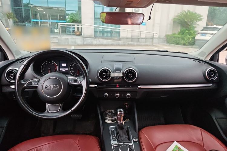 Used Audi A3 2016 Limousine 35 TFSI Prestige Edition Center Console