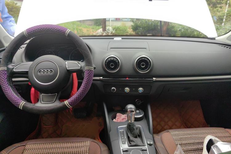 Used Audi A3 2016 Sportback 35 TFSI Ambition Center Console