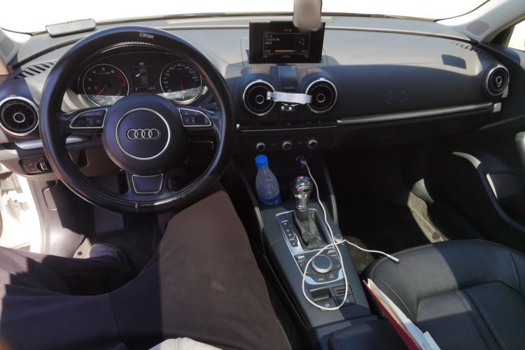 Used Audi A3 2016 Sportback 35 TFSI Ambition Center Console