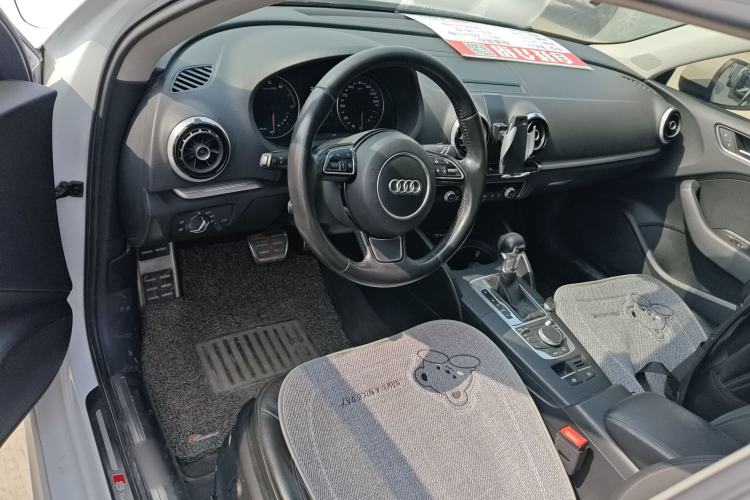 Used Audi A3 2016 Limousine 35 TFSI Style Edition Center Console