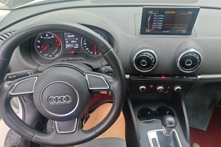 Used Audi A3 2016 Sportback 35 TFSI Ambition Edition Center Console