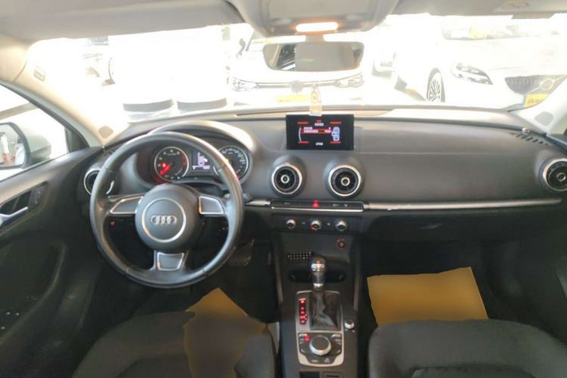 Used Audi A3 2016 Limousine 35 TFSI Ambition Edition Center Console