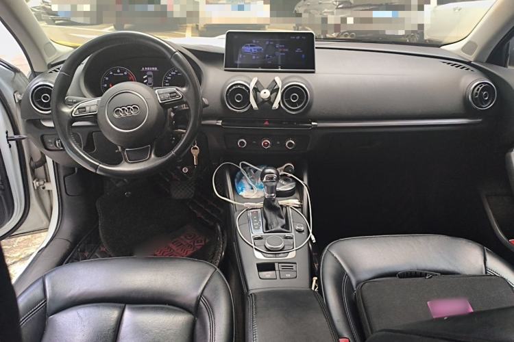 Used Audi A3 2016 Limousine 35 TFSI Prestige Edition Center Console