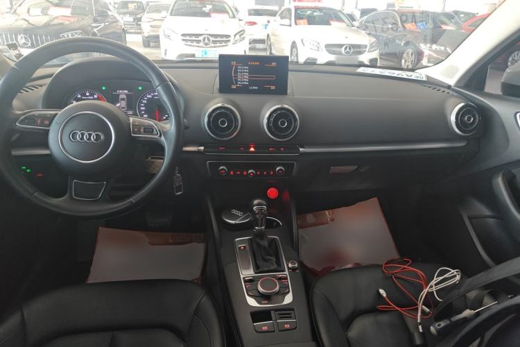 Used Audi A3 2016 Limousine 35 TFSI Style Edition Center Console