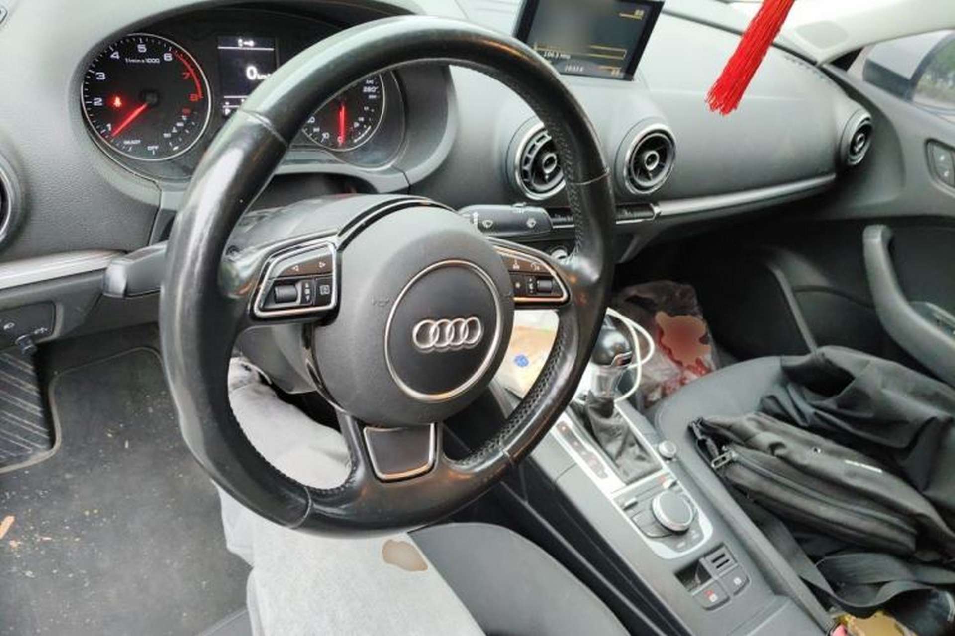 Used Audi A3 2016 Limousine 35 TFSI Prestige Edition Center Console