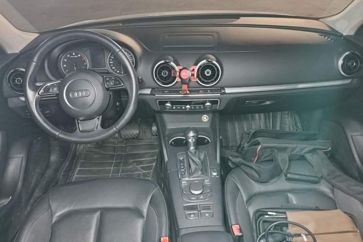 Used Audi A3 2016 Sportback 35 TFSI Style Edition Center Console