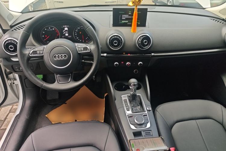 Used Audi A3 2016 Sportback 35 TFSI Ambition Center Console