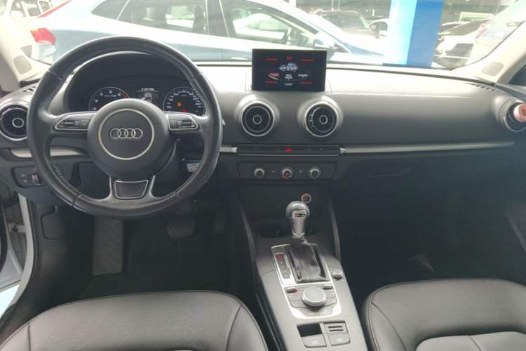 Used Audi A3 2016 Sportback 35 TFSI Ambition Center Console