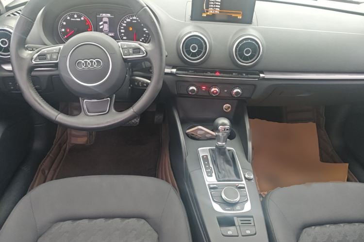 Used Audi A3 2016 Sportback 35 TFSI Ambition Center Console