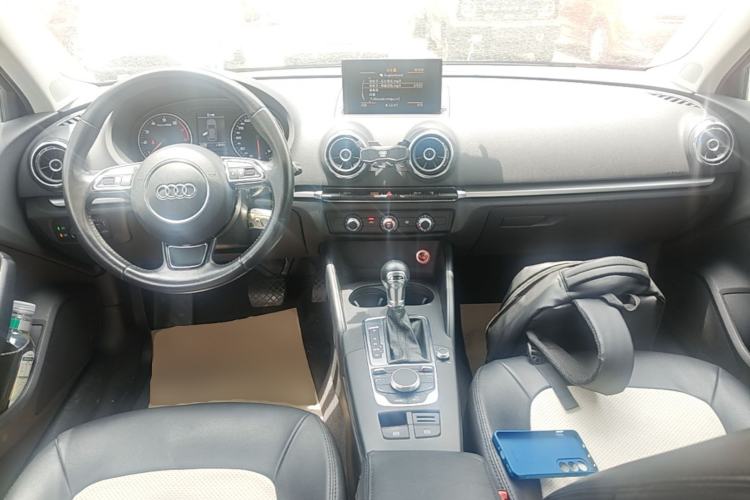 Used Audi A3 2016 Sportback 35 TFSI Ambition Edition Center Console