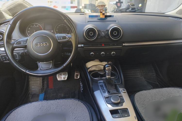 Used Audi A3 2016 Sportback 35 TFSI Ambition Center Console
