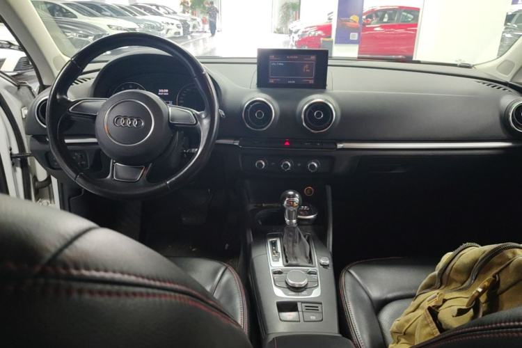 Used Audi A3 2016 Sportback 35 TFSI Ambition Edition Center Console
