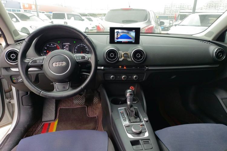 Used Audi A3 2016 Limousine 35 TFSI Prestige Edition Center Console