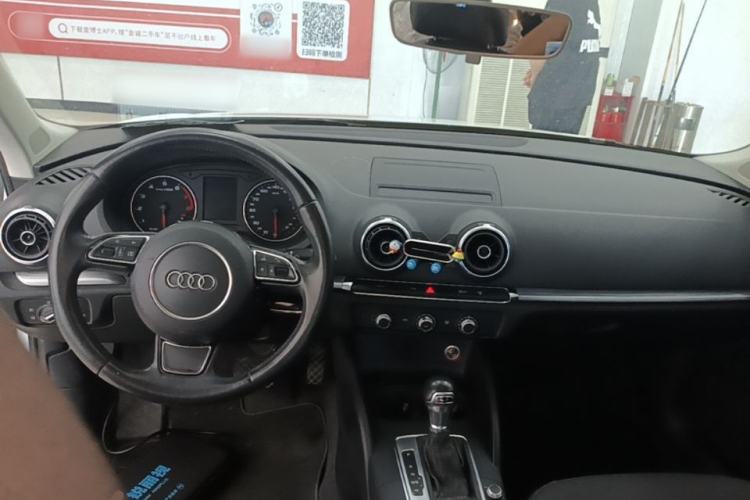 Used Audi A3 2016 Sportback 35 TFSI Ambition Center Console
