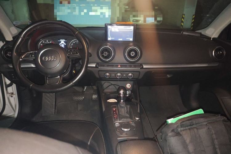 Used Audi A3 2016 Limousine 35 TFSI Prestige Edition Center Console