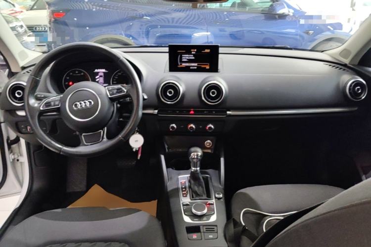 Used Audi A3 2016 Sportback 35 TFSI Ambition Center Console