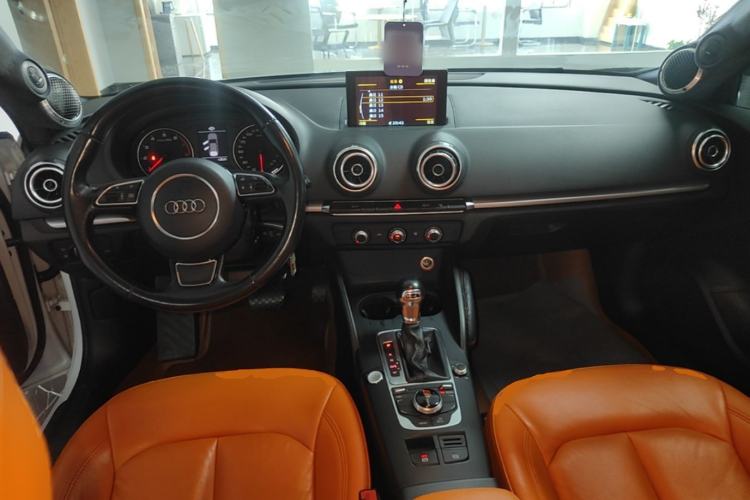 Used Audi A3 2016 Sportback 35 TFSI Ambition Edition Center Console