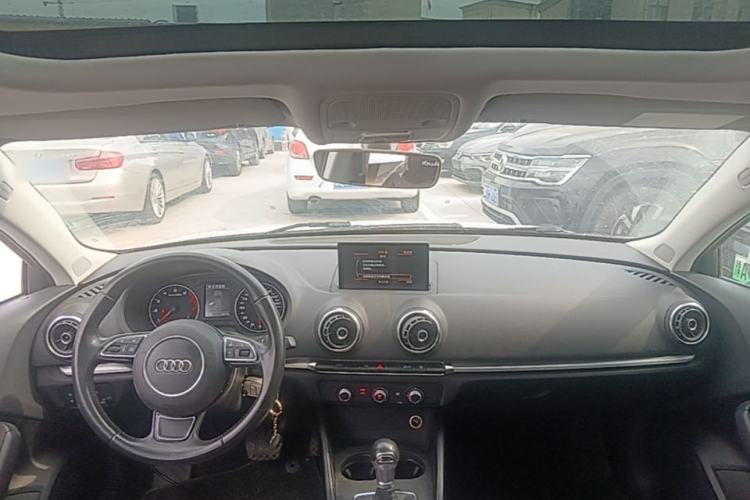 Used Audi A3 2016 Sportback 35 TFSI Ambition Center Console