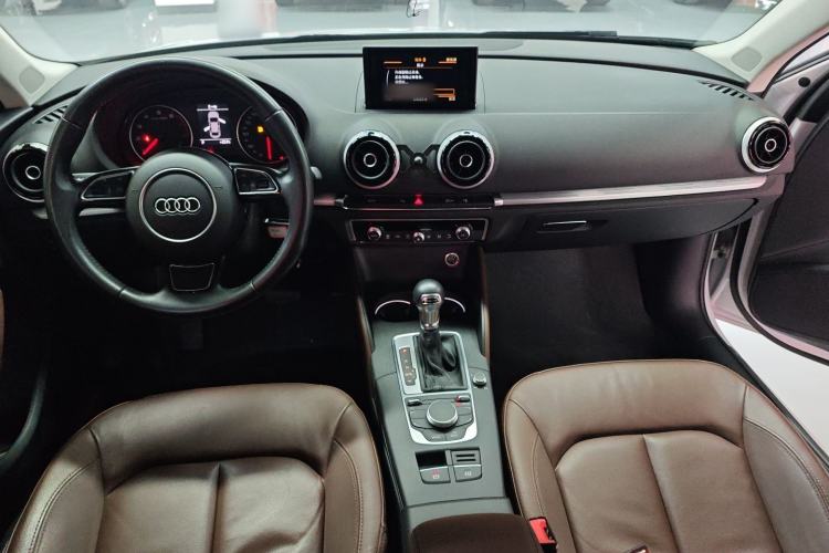 Used Audi A3 2016 Limousine 35 TFSI Style Edition Center Console