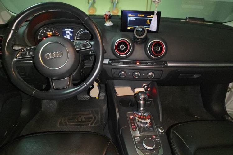 Used Audi A3 2016 Sportback 35 TFSI Ambition Center Console