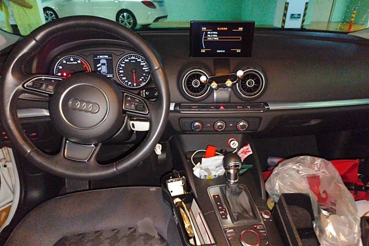 Used Audi A3 2016 Sportback 35 TFSI Ambition Center Console