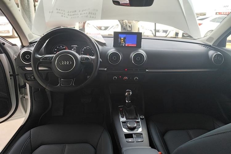 Used Audi A3 2016 Sportback 35 TFSI Ambition Center Console