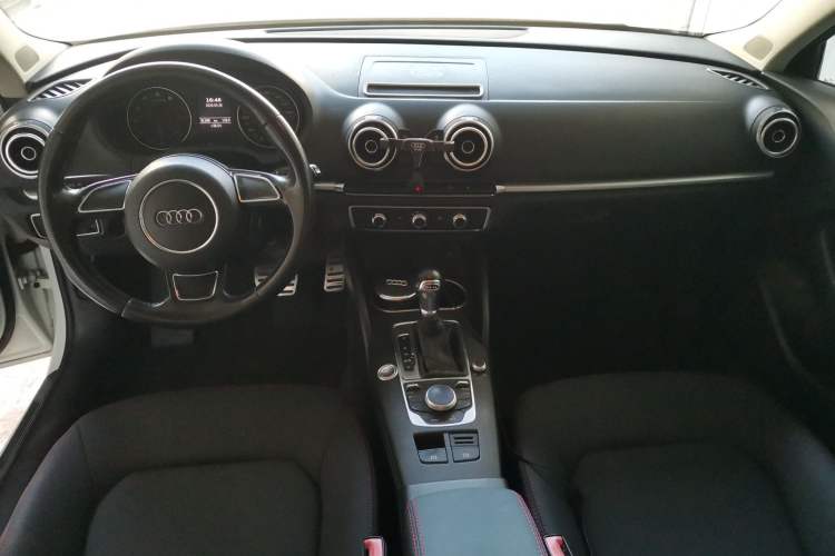 Used Audi A3 2016 Sportback 35 TFSI Ambition Edition Center Console