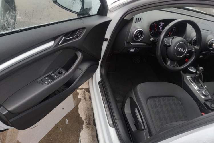 Used Audi A3 2016 Sportback 35 TFSI Ambition Edition Driver Seat