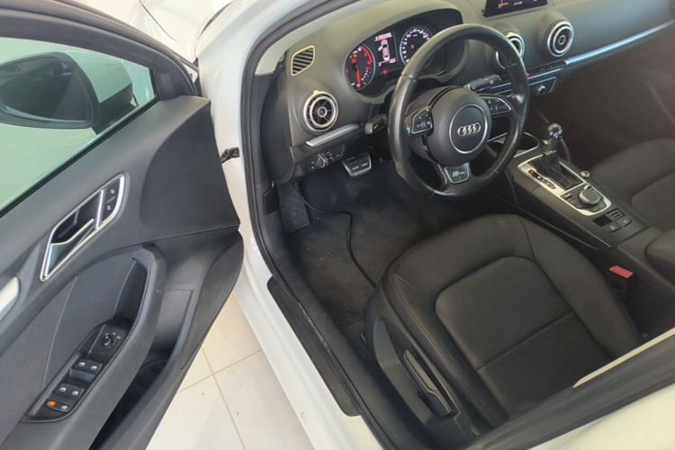 Used Audi A3 2016 Limousine 35 TFSI Ambition Edition Driver Seat
