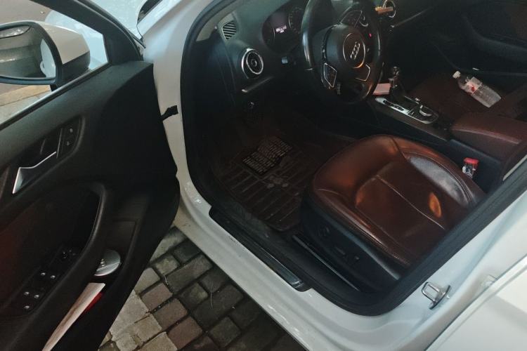 Used Audi A3 2016 Limousine 35 TFSI Prestige Edition Driver Seat